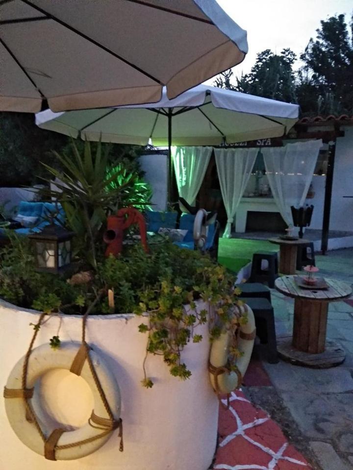 Aquarius Hotel Fourka Bagian luar foto