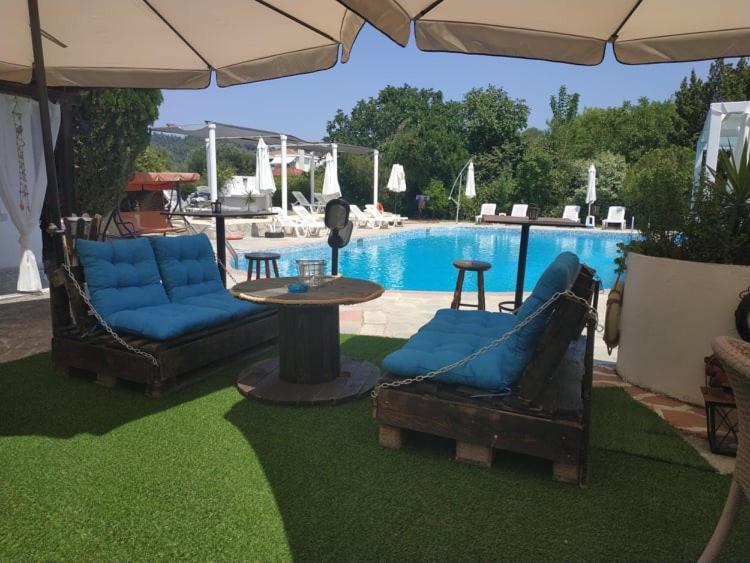 Aquarius Hotel Fourka Bagian luar foto